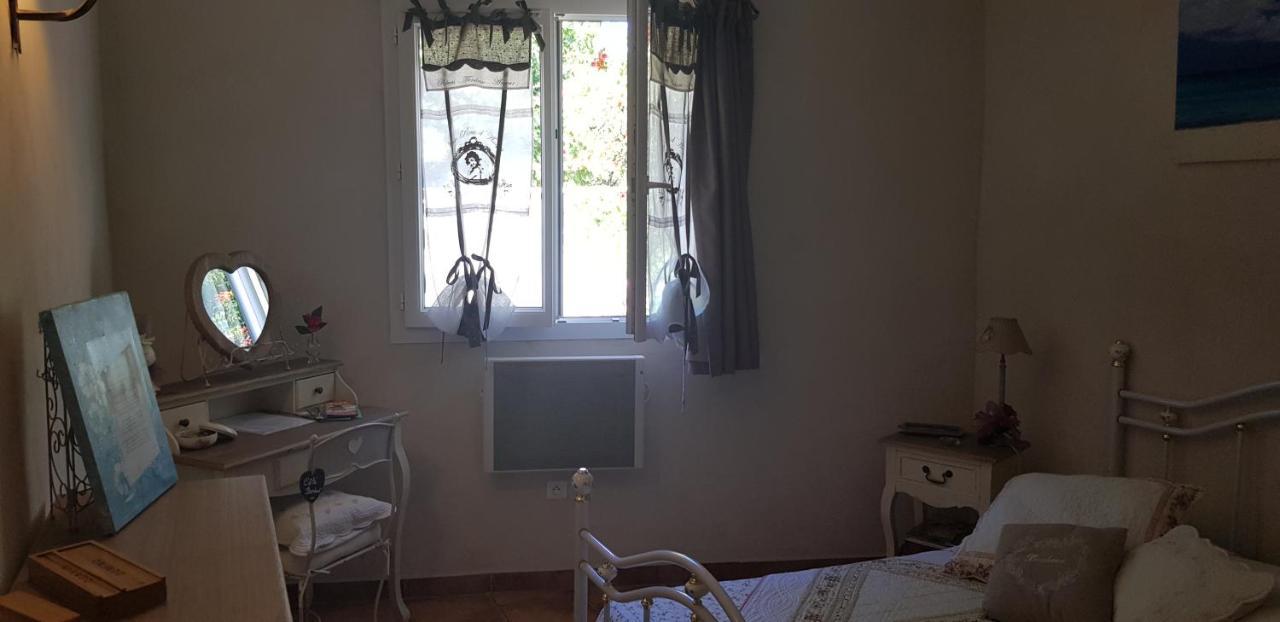 Fenetre Sur Les Alpilles Bed and Breakfast Saint-Martin-de-Crau Buitenkant foto