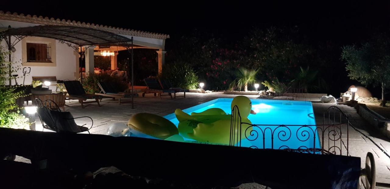 Fenetre Sur Les Alpilles Bed and Breakfast Saint-Martin-de-Crau Buitenkant foto