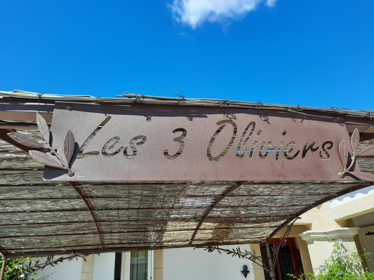 Fenetre Sur Les Alpilles Bed and Breakfast Saint-Martin-de-Crau Buitenkant foto
