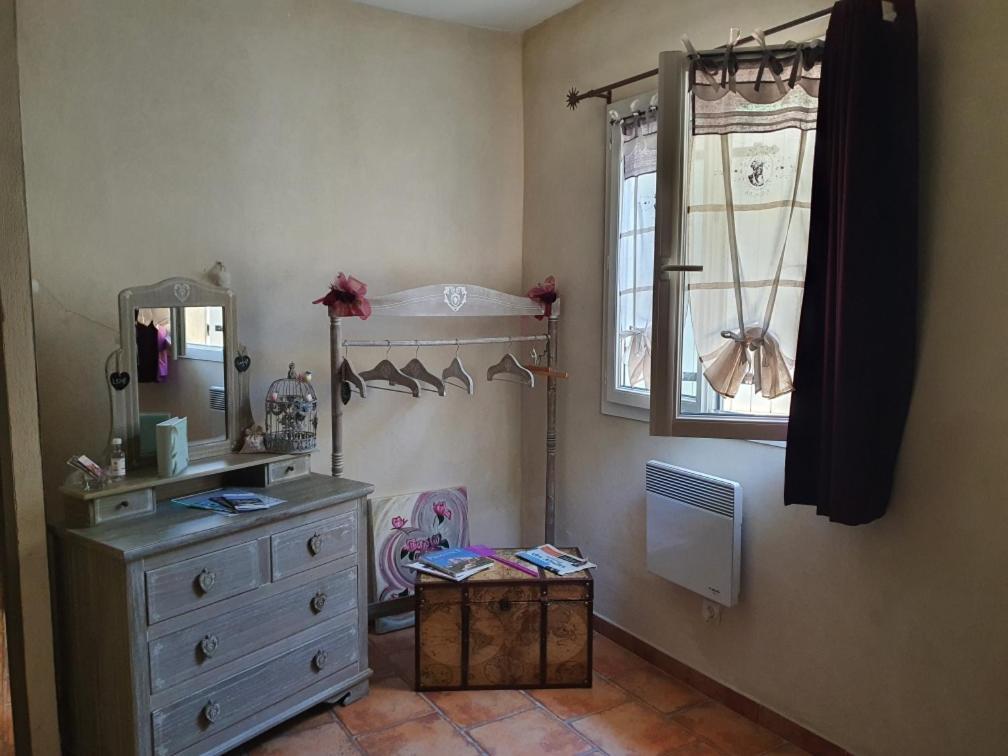 Fenetre Sur Les Alpilles Bed and Breakfast Saint-Martin-de-Crau Buitenkant foto