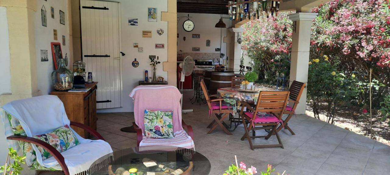 Fenetre Sur Les Alpilles Bed and Breakfast Saint-Martin-de-Crau Buitenkant foto