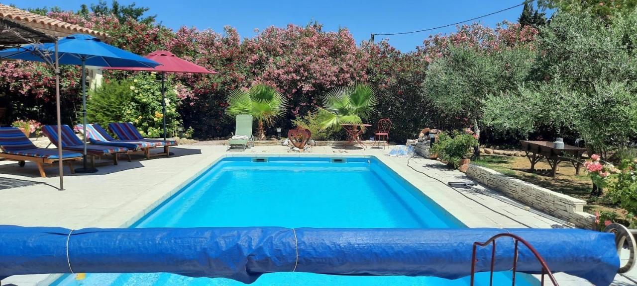 Fenetre Sur Les Alpilles Bed and Breakfast Saint-Martin-de-Crau Buitenkant foto
